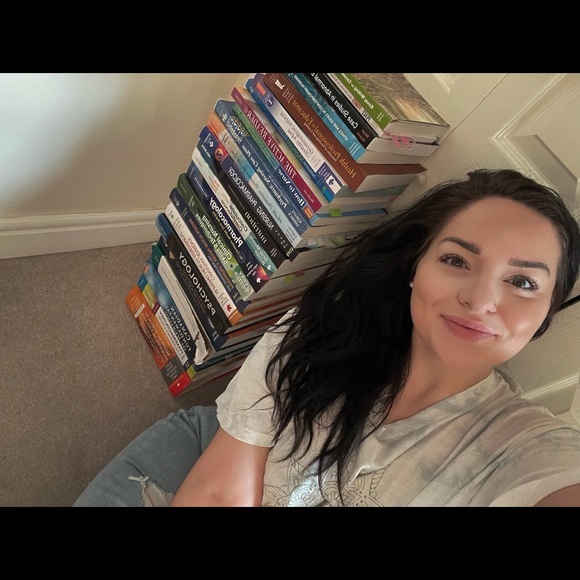 Meet your Posher, Sara - Picture 1 of 1